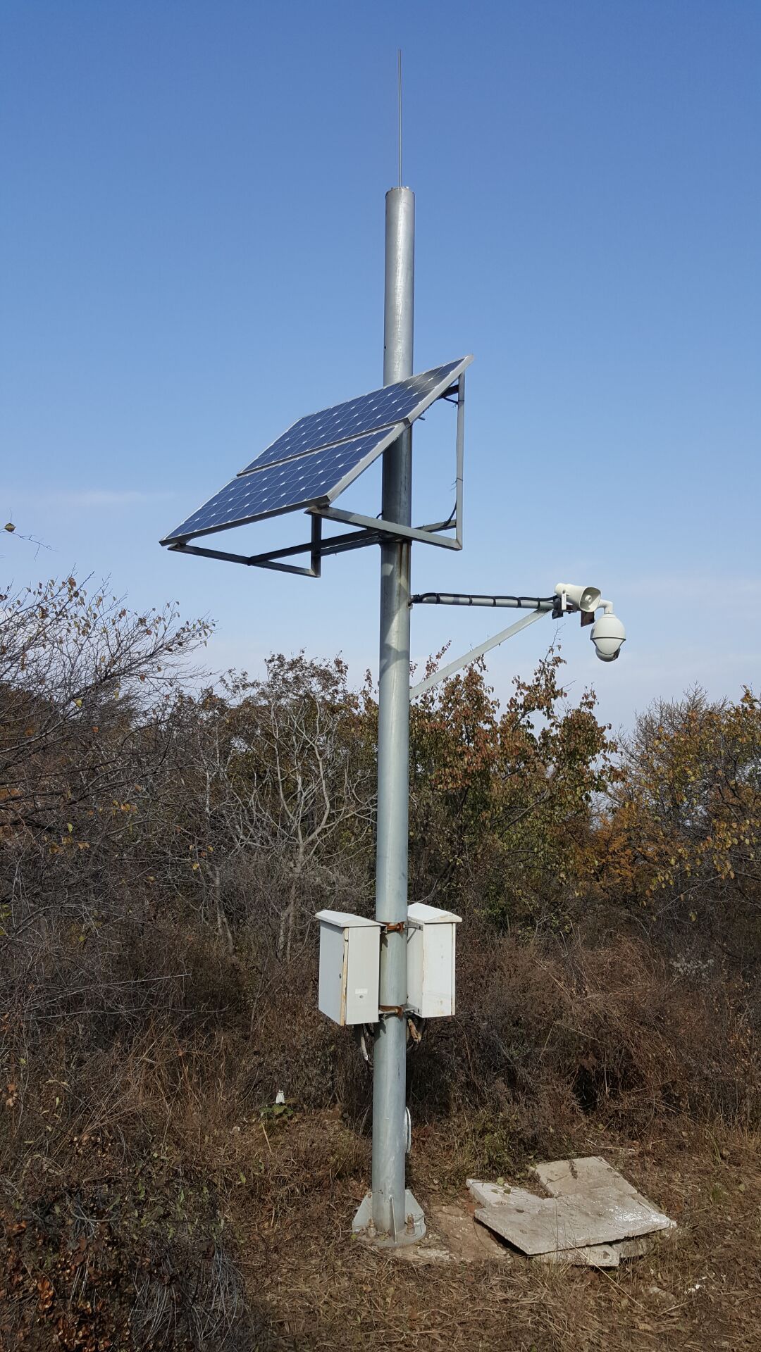 湿地公园太阳能监控安装案例 绿色科技守护生态家园